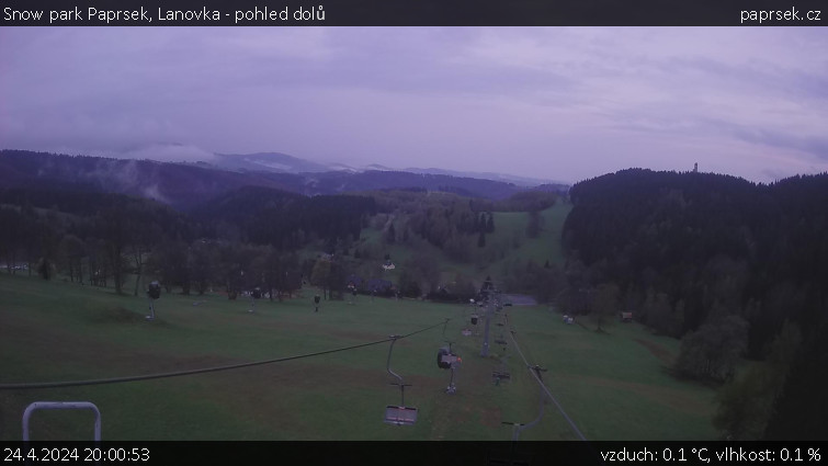 Snow park Paprsek - Lanovka - pohled dolů - 24.4.2024 v 20:00