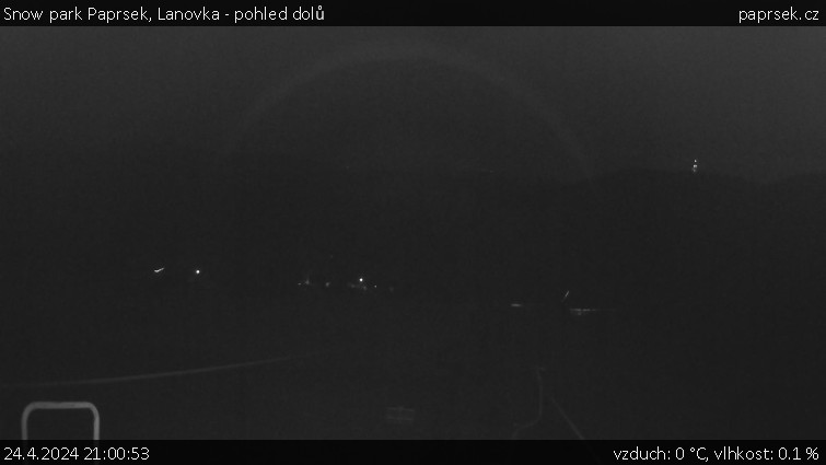 Snow park Paprsek - Lanovka - pohled dolů - 24.4.2024 v 21:00
