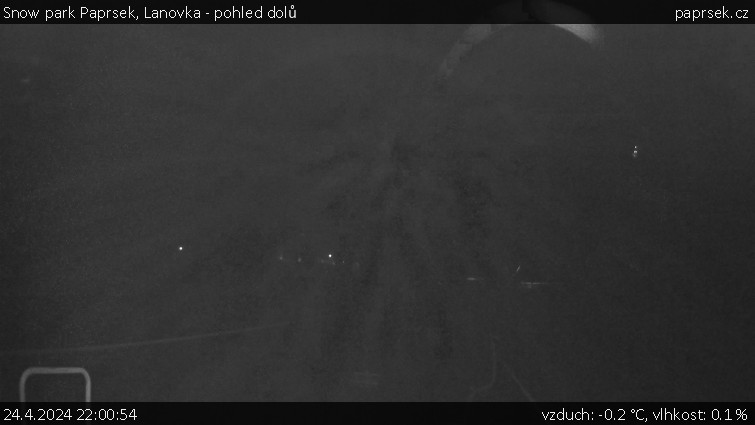 Snow park Paprsek - Lanovka - pohled dolů - 24.4.2024 v 22:00