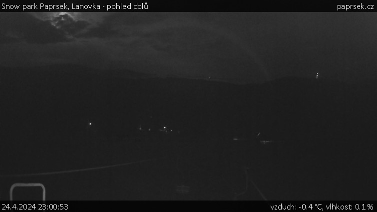 Snow park Paprsek - Lanovka - pohled dolů - 24.4.2024 v 23:00