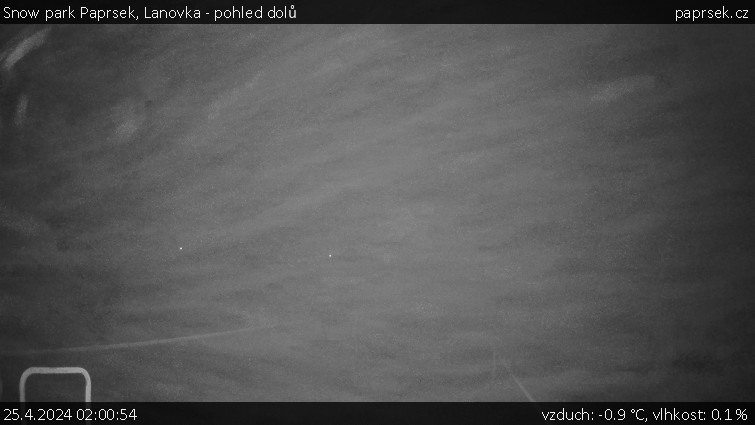 Snow park Paprsek - Lanovka - pohled dolů - 25.4.2024 v 02:00