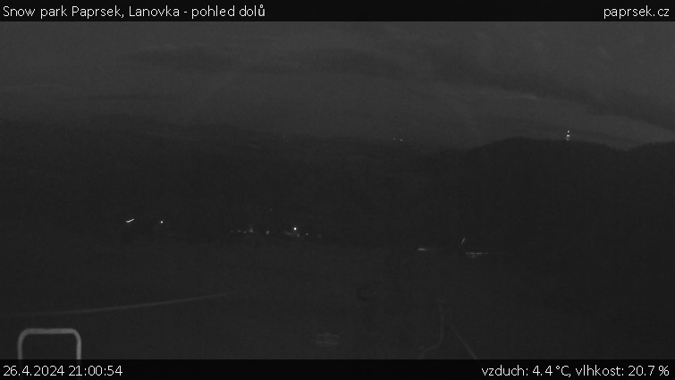Snow park Paprsek - Lanovka - pohled dolů - 26.4.2024 v 21:00