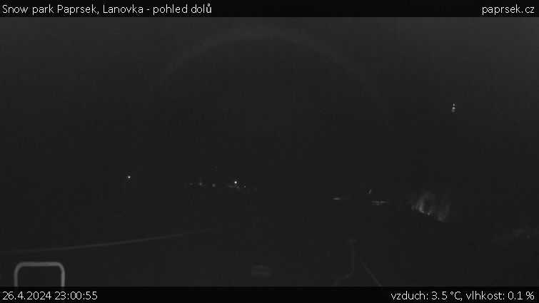 Snow park Paprsek - Lanovka - pohled dolů - 26.4.2024 v 23:00