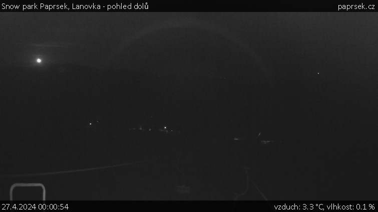 Snow park Paprsek - Lanovka - pohled dolů - 27.4.2024 v 00:00