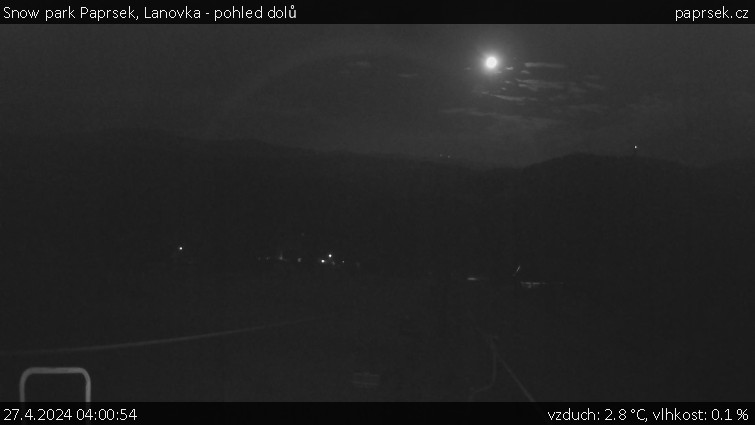 Snow park Paprsek - Lanovka - pohled dolů - 27.4.2024 v 04:00