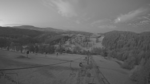 Snow park Paprsek - Lanovka - pohled dolů - 27.4.2024 v 05:05