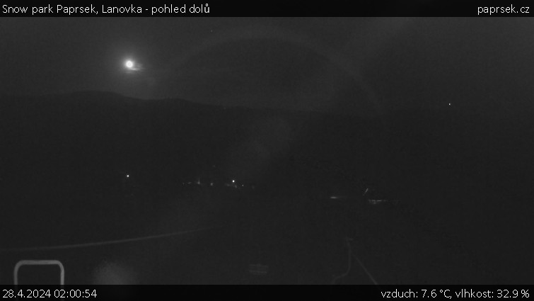 Snow park Paprsek - Lanovka - pohled dolů - 28.4.2024 v 02:00
