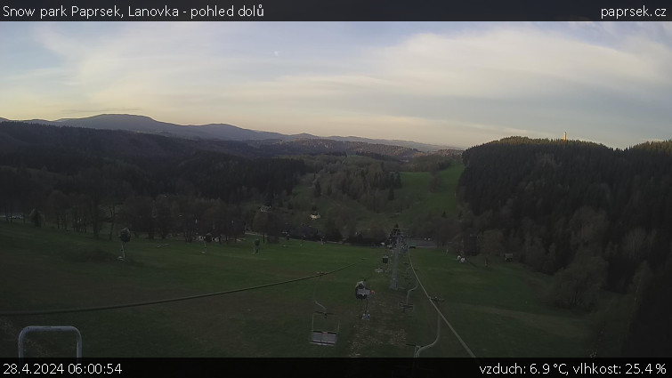 Snow park Paprsek - Lanovka - pohled dolů - 28.4.2024 v 06:00