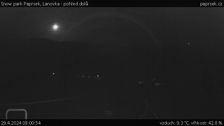 Snow park Paprsek - Lanovka - pohled dolů - 29.4.2024 v 03:00