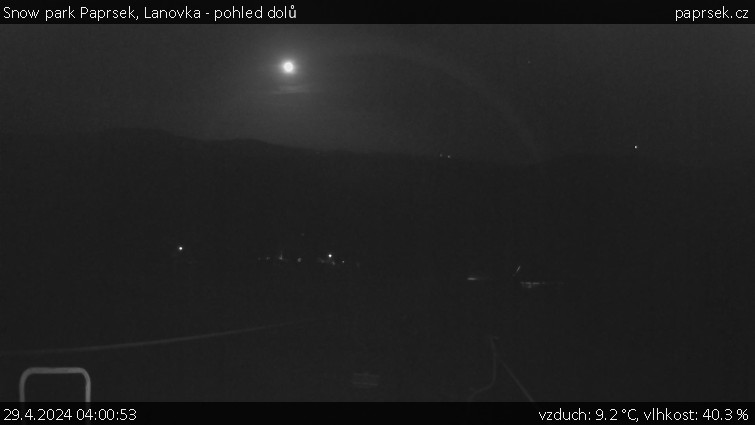 Snow park Paprsek - Lanovka - pohled dolů - 29.4.2024 v 04:00
