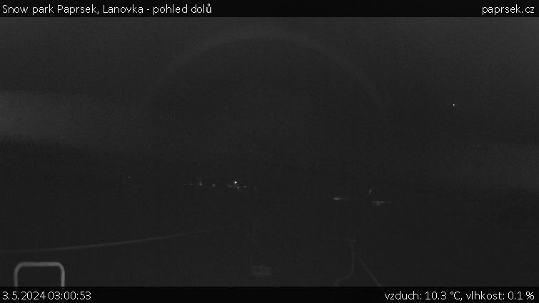 Snow park Paprsek - Lanovka - pohled dolů - 3.5.2024 v 03:00