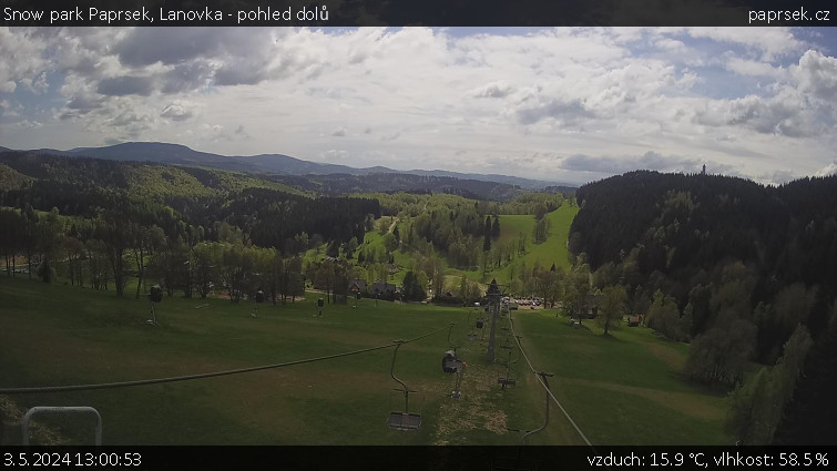 Snow park Paprsek - Lanovka - pohled dolů - 3.5.2024 v 13:00