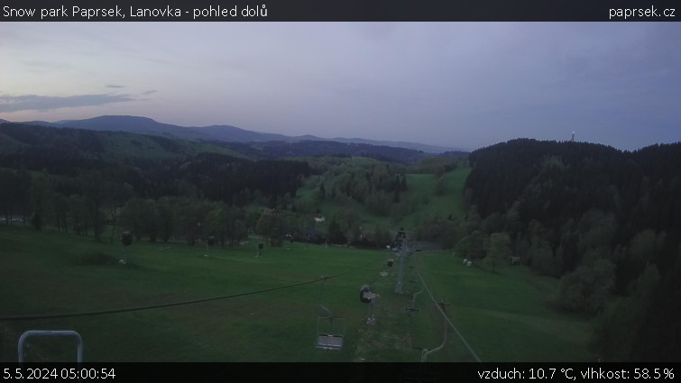 Snow park Paprsek - Lanovka - pohled dolů - 5.5.2024 v 05:00