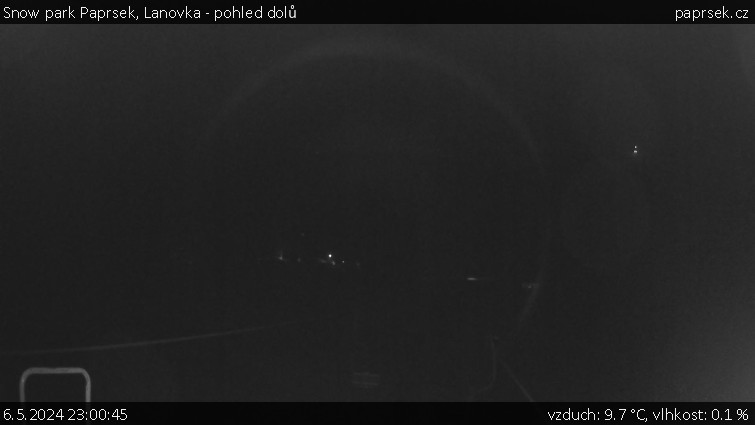 Snow park Paprsek - Lanovka - pohled dolů - 6.5.2024 v 23:00