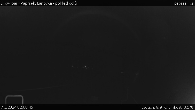 Snow park Paprsek - Lanovka - pohled dolů - 7.5.2024 v 02:00