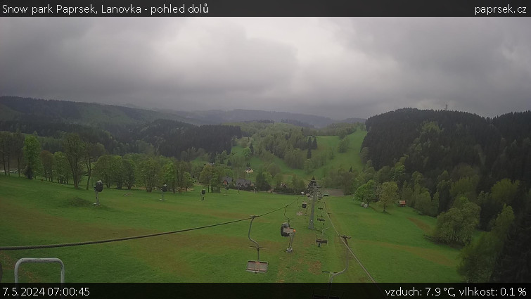 Snow park Paprsek - Lanovka - pohled dolů - 7.5.2024 v 07:00