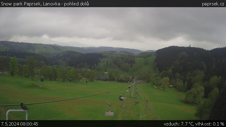 Snow park Paprsek - Lanovka - pohled dolů - 7.5.2024 v 08:00