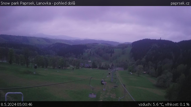 Snow park Paprsek - Lanovka - pohled dolů - 8.5.2024 v 05:00