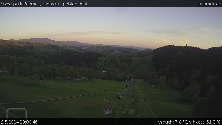 Snow park Paprsek - Lanovka - pohled dolů - 9.5.2024 v 20:00