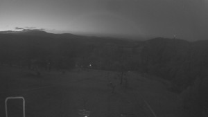 Snow park Paprsek - Lanovka - pohled dolů - 5.11.2024 v 05:55 Snow park Paprsek - Lanovka - pohled dolů - 5.11.2024 v 05:55