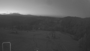 Snow park Paprsek - Lanovka - pohled dolů - 5.11.2024 v 06:00 Snow park Paprsek - Lanovka - pohled dolů - 5.11.2024 v 06:00