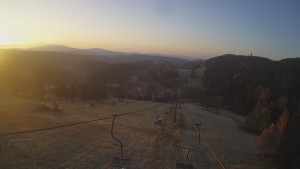 Snow park Paprsek - Lanovka - pohled dolů - 5.11.2024 v 07:15 Snow park Paprsek - Lanovka - pohled dolů - 5.11.2024 v 07:15