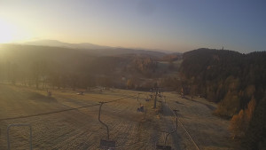 Snow park Paprsek - Lanovka - pohled dolů - 5.11.2024 v 07:30 Snow park Paprsek - Lanovka - pohled dolů - 5.11.2024 v 07:30