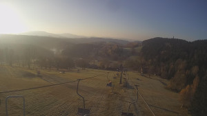 Snow park Paprsek - Lanovka - pohled dolů - 5.11.2024 v 07:55 Snow park Paprsek - Lanovka - pohled dolů - 5.11.2024 v 07:55