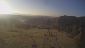 Snow park Paprsek - Lanovka - pohled dolů - 5.11.2024 v 08:00 Snow park Paprsek - Lanovka - pohled dolů - 5.11.2024 v 08:00