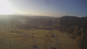 Snow park Paprsek - Lanovka - pohled dolů - 5.11.2024 v 08:05 Snow park Paprsek - Lanovka - pohled dolů - 5.11.2024 v 08:05