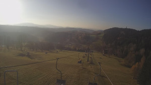 Snow park Paprsek - Lanovka - pohled dolů - 5.11.2024 v 08:30 Snow park Paprsek - Lanovka - pohled dolů - 5.11.2024 v 08:30