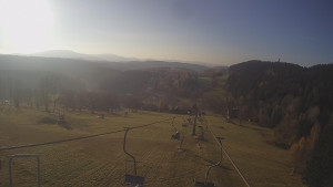 Snow park Paprsek - Lanovka - pohled dolů - 5.11.2024 v 08:35 Snow park Paprsek - Lanovka - pohled dolů - 5.11.2024 v 08:35