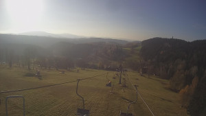 Snow park Paprsek - Lanovka - pohled dolů - 5.11.2024 v 08:55 Snow park Paprsek - Lanovka - pohled dolů - 5.11.2024 v 08:55