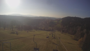 Snow park Paprsek - Lanovka - pohled dolů - 5.11.2024 v 09:05 Snow park Paprsek - Lanovka - pohled dolů - 5.11.2024 v 09:05