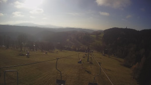 Snow park Paprsek - Lanovka - pohled dolů - 5.11.2024 v 09:40 Snow park Paprsek - Lanovka - pohled dolů - 5.11.2024 v 09:40