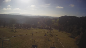 Snow park Paprsek - Lanovka - pohled dolů - 5.11.2024 v 10:05 Snow park Paprsek - Lanovka - pohled dolů - 5.11.2024 v 10:05