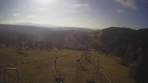 Snow park Paprsek - Lanovka - pohled dolů - 5.11.2024 v 10:10 Snow park Paprsek - Lanovka - pohled dolů - 5.11.2024 v 10:10