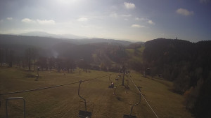 Snow park Paprsek - Lanovka - pohled dolů - 5.11.2024 v 10:15 Snow park Paprsek - Lanovka - pohled dolů - 5.11.2024 v 10:15