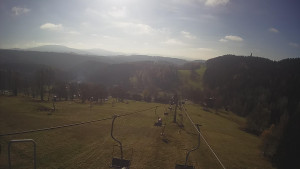 Snow park Paprsek - Lanovka - pohled dolů - 5.11.2024 v 10:45 Snow park Paprsek - Lanovka - pohled dolů - 5.11.2024 v 10:45