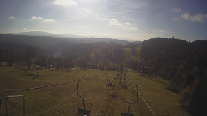 Snow park Paprsek - Lanovka - pohled dolů - 5.11.2024 v 10:50 Snow park Paprsek - Lanovka - pohled dolů - 5.11.2024 v 10:50