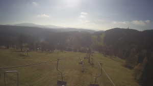 Snow park Paprsek - Lanovka - pohled dolů - 5.11.2024 v 11:10 Snow park Paprsek - Lanovka - pohled dolů - 5.11.2024 v 11:10