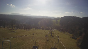 Snow park Paprsek - Lanovka - pohled dolů - 5.11.2024 v 11:15 Snow park Paprsek - Lanovka - pohled dolů - 5.11.2024 v 11:15