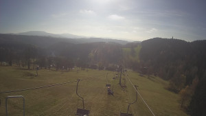 Snow park Paprsek - Lanovka - pohled dolů - 5.11.2024 v 11:25 Snow park Paprsek - Lanovka - pohled dolů - 5.11.2024 v 11:25