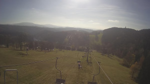 Snow park Paprsek - Lanovka - pohled dolů - 5.11.2024 v 11:35 Snow park Paprsek - Lanovka - pohled dolů - 5.11.2024 v 11:35