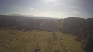 Snow park Paprsek - Lanovka - pohled dolů - 5.11.2024 v 11:40 Snow park Paprsek - Lanovka - pohled dolů - 5.11.2024 v 11:40