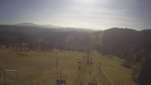 Snow park Paprsek - Lanovka - pohled dolů - 5.11.2024 v 11:50 Snow park Paprsek - Lanovka - pohled dolů - 5.11.2024 v 11:50