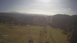 Snow park Paprsek - Lanovka - pohled dolů - 5.11.2024 v 11:55 Snow park Paprsek - Lanovka - pohled dolů - 5.11.2024 v 11:55