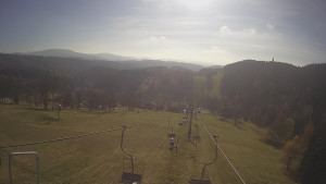 Snow park Paprsek - Lanovka - pohled dolů - 5.11.2024 v 12:00 Snow park Paprsek - Lanovka - pohled dolů - 5.11.2024 v 12:00