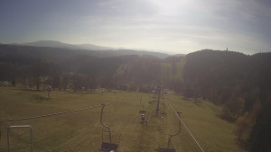 Snow park Paprsek - Lanovka - pohled dolů - 5.11.2024 v 12:05 Snow park Paprsek - Lanovka - pohled dolů - 5.11.2024 v 12:05