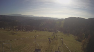 Snow park Paprsek - Lanovka - pohled dolů - 5.11.2024 v 12:30 Snow park Paprsek - Lanovka - pohled dolů - 5.11.2024 v 12:30